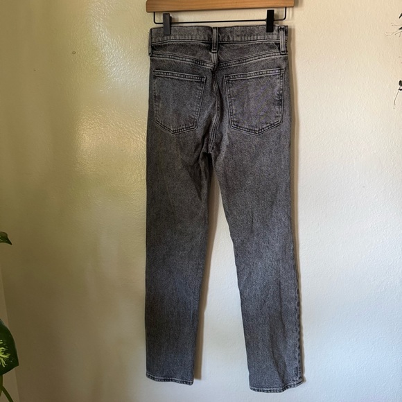 GAP | High Rise ’90s Slim Straight Jeans in Washed Black - Picture 3 of 7